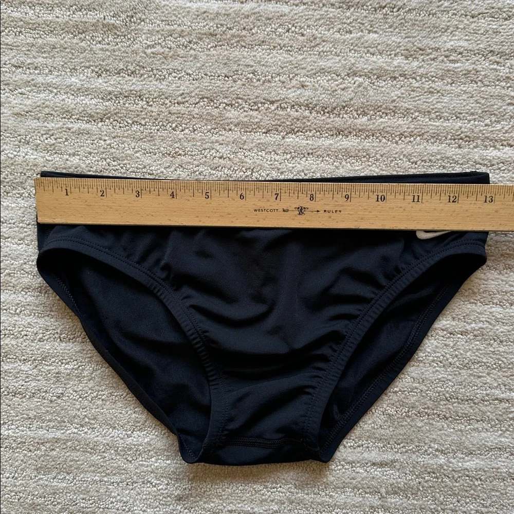 Like New Nike Swim HydraStrong Essential Black Men's Swim Brief Size Medium 30”